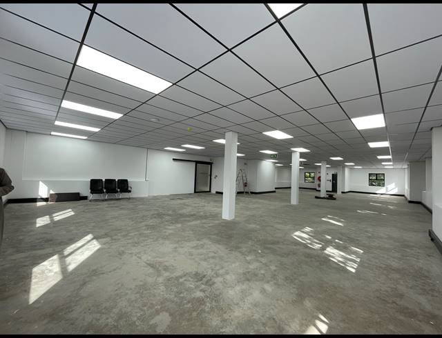 300M² OFFICE TO LET IN BRYANSTON